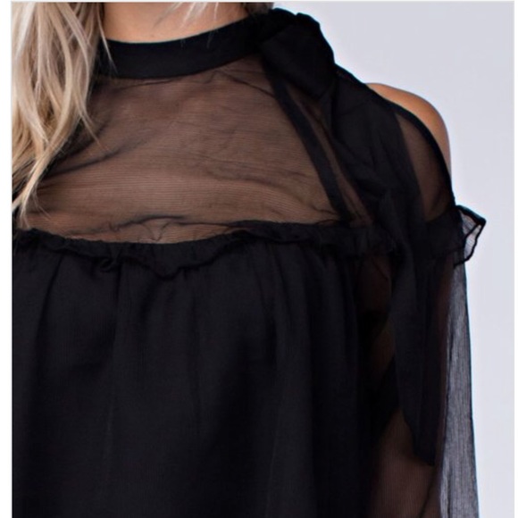 Gorgeous Blouse - Picture 3 of 3